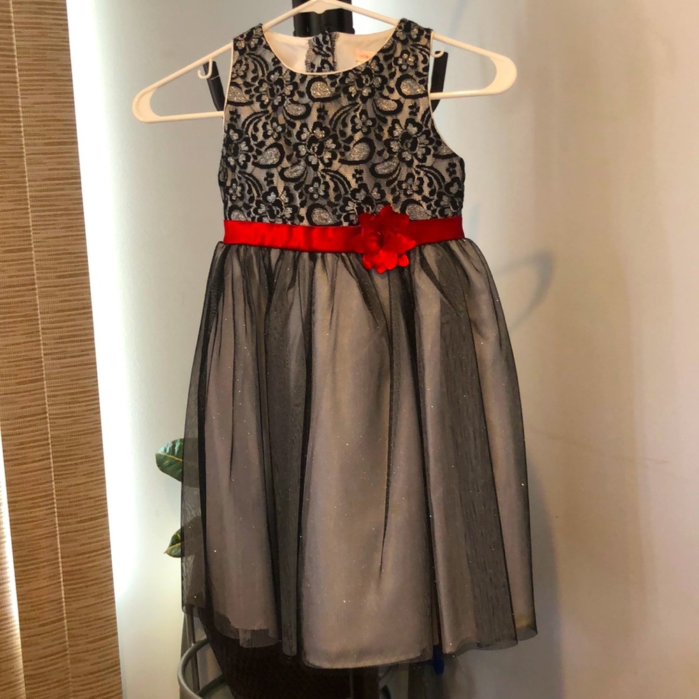 Girl’s dress